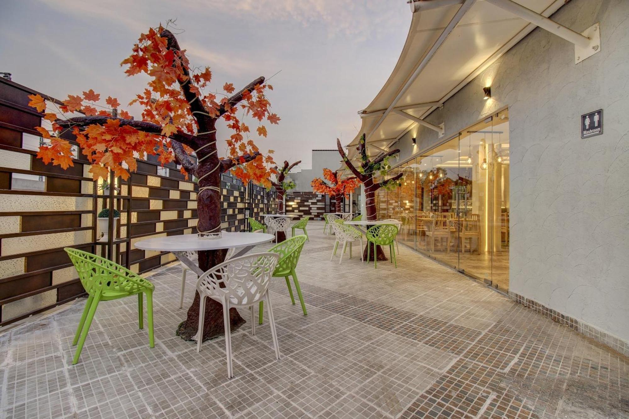 Hotel Townhouse Geetraj Near Shalimar Gateway Lucknow Zewnętrze zdjęcie