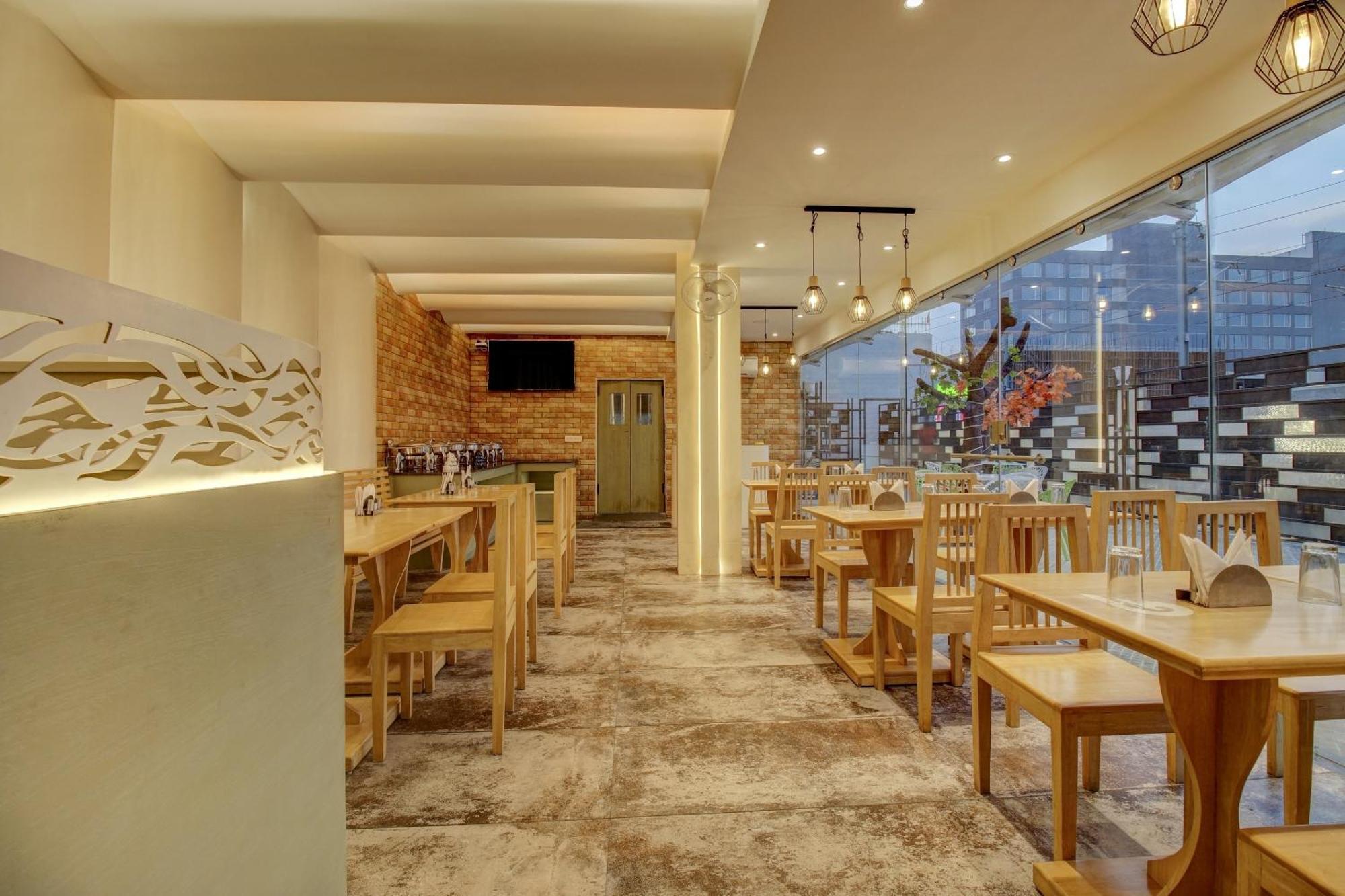 Hotel Townhouse Geetraj Near Shalimar Gateway Lucknow Zewnętrze zdjęcie