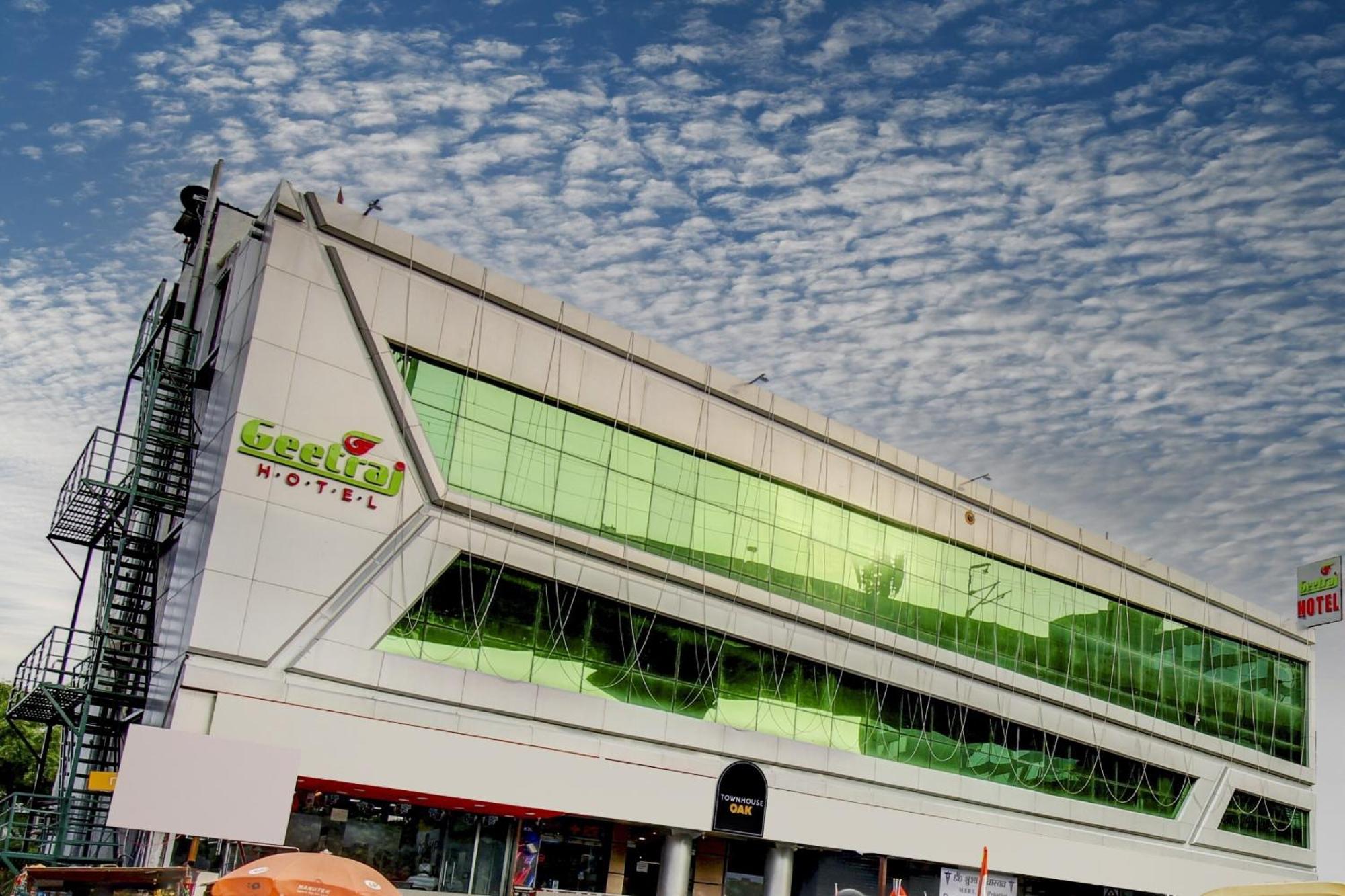 Hotel Townhouse Geetraj Near Shalimar Gateway Lucknow Zewnętrze zdjęcie